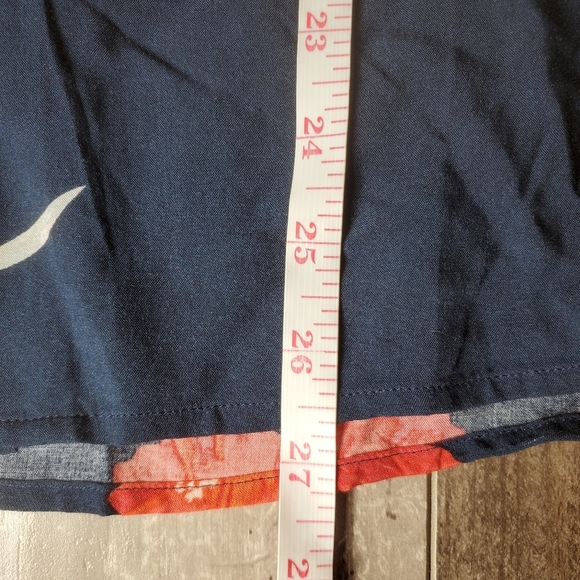 NWT BANANA REPUBLIC Men's Standard Fit Rayon Vacation Shirt Size Small Blue - Picture 7 of 16